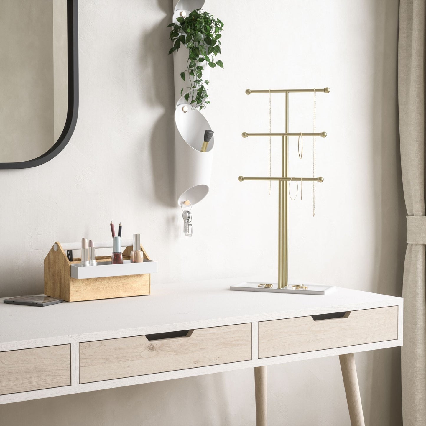 Trigem White & Brass Jewelry Stand